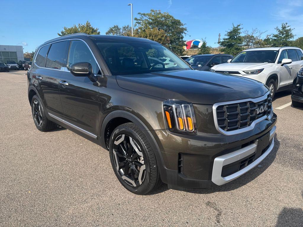 used 2024 Kia Telluride car, priced at $40,498