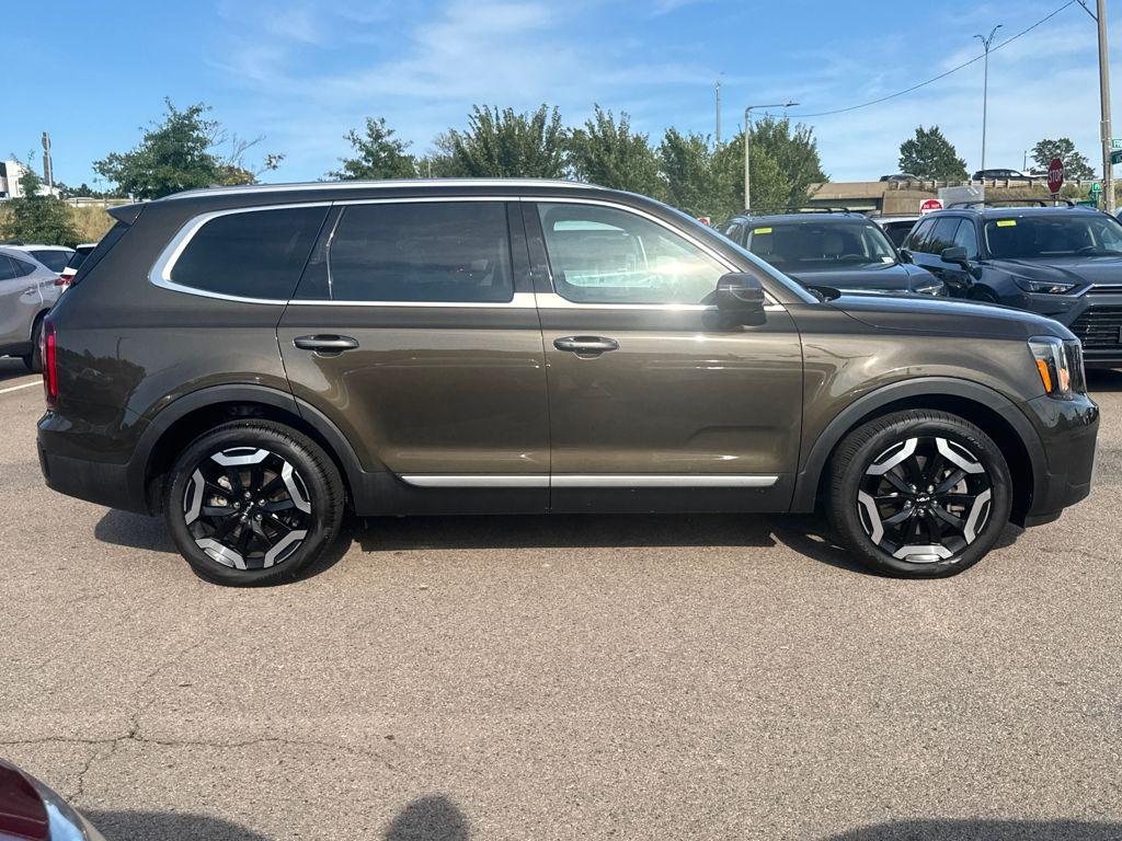 used 2024 Kia Telluride car, priced at $40,498