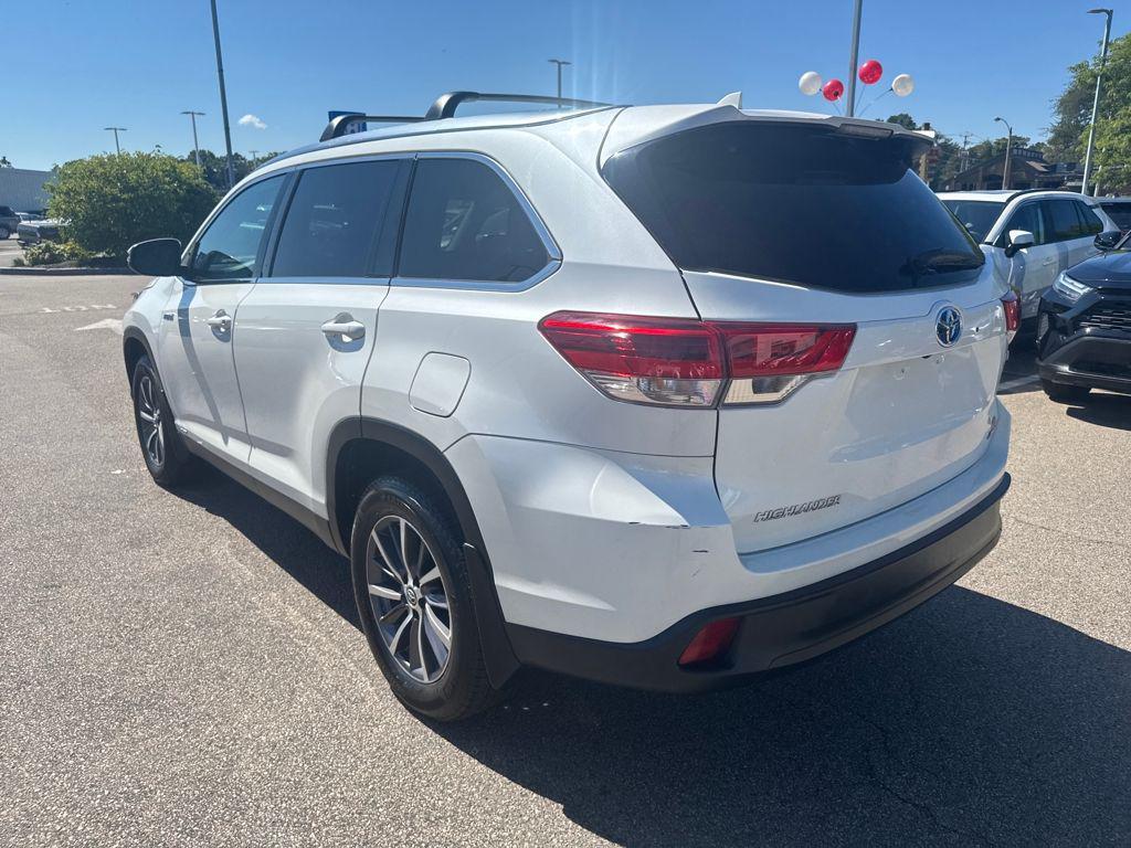used 2019 Toyota Highlander Hybrid car, priced at $30,698