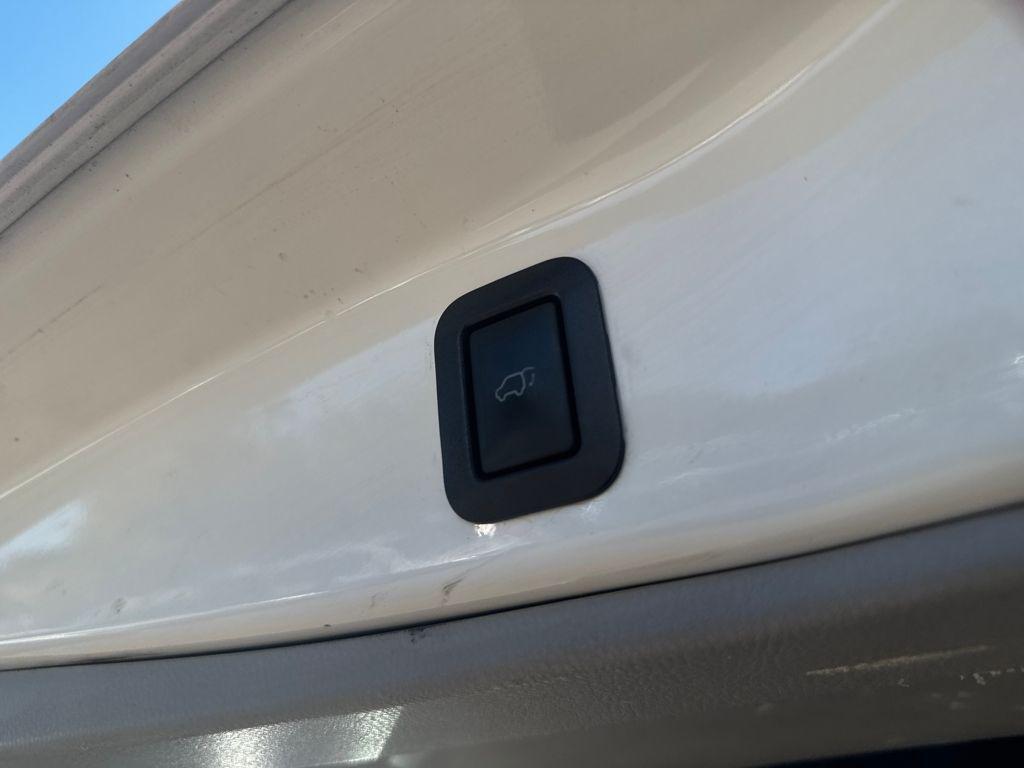 used 2019 Toyota Highlander Hybrid car, priced at $30,698