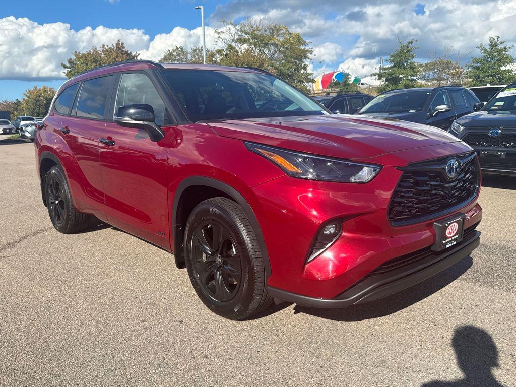 used 2024 Toyota Highlander Hybrid car, priced at $48,498