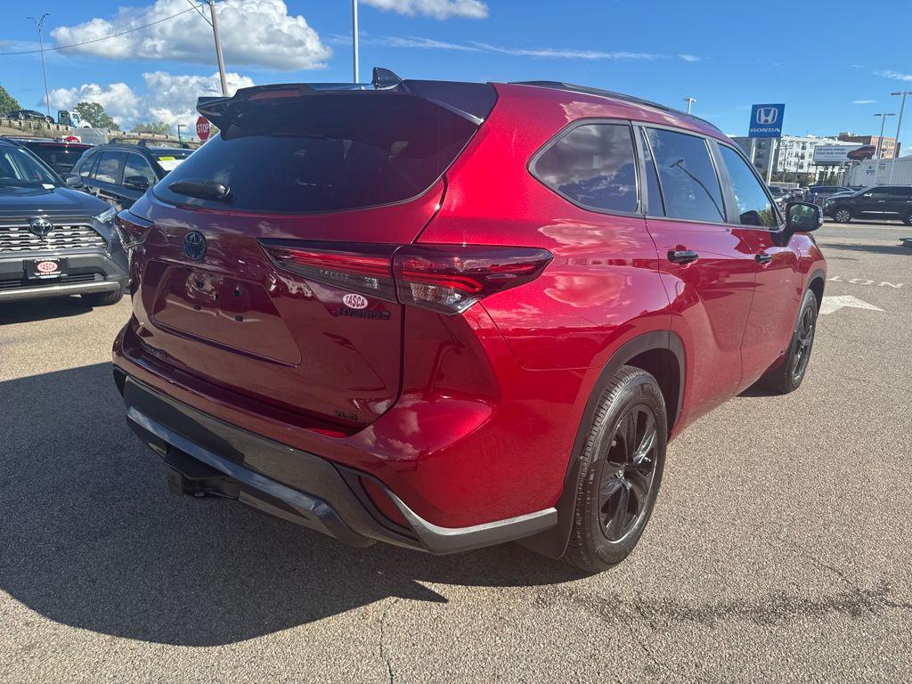 used 2024 Toyota Highlander Hybrid car, priced at $48,498