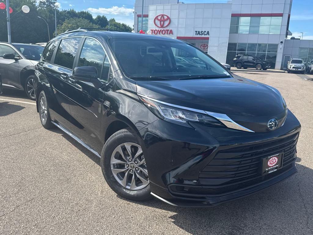 used 2022 Toyota Sienna car, priced at $39,992