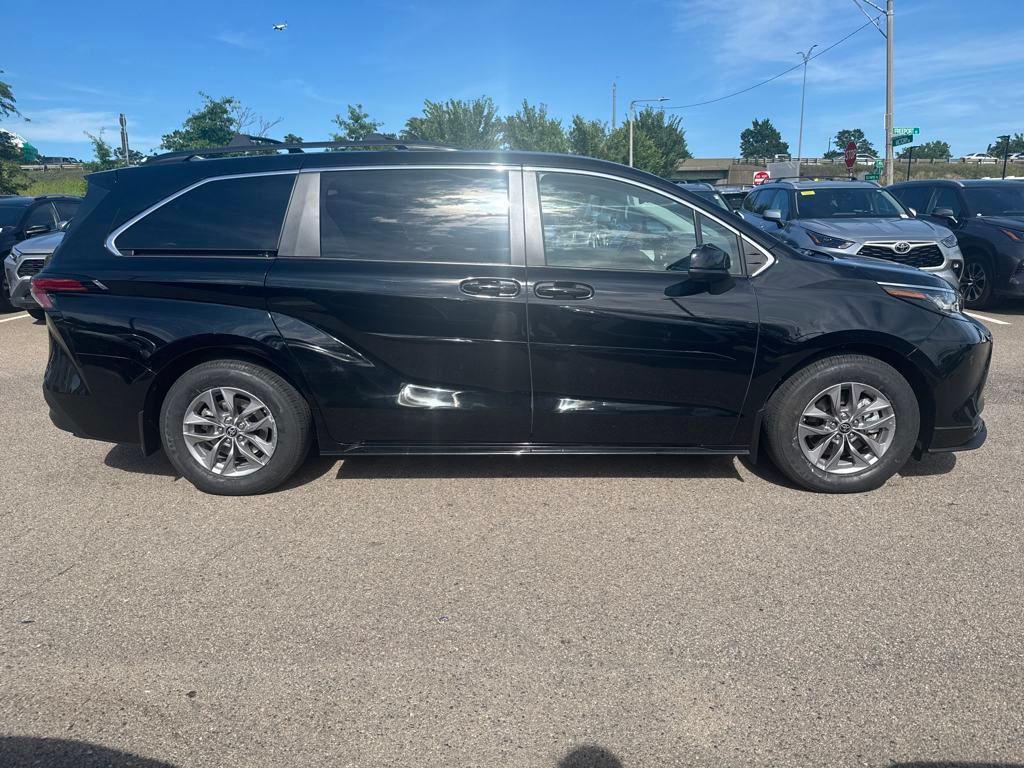 used 2022 Toyota Sienna car, priced at $39,992