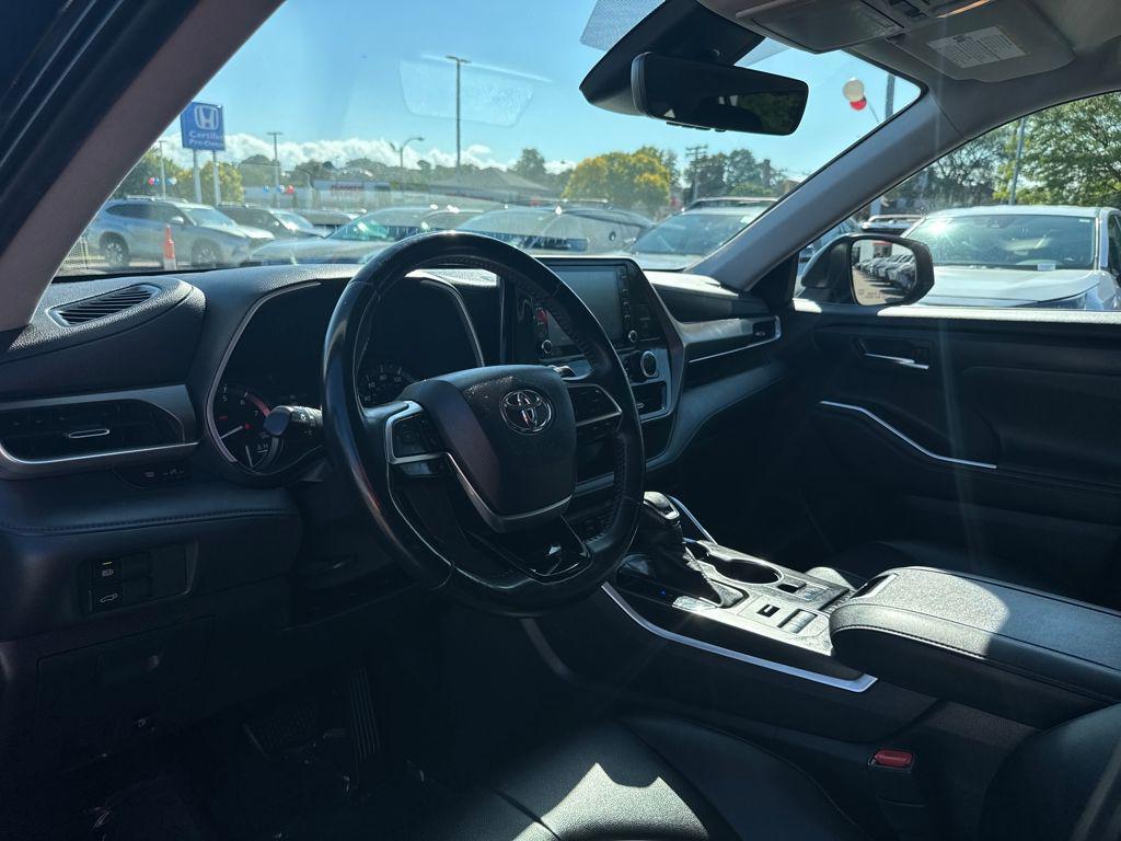 used 2020 Toyota Highlander car, priced at $29,998