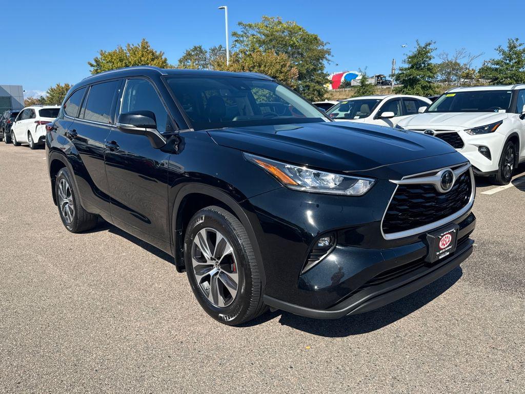 used 2020 Toyota Highlander car, priced at $29,998