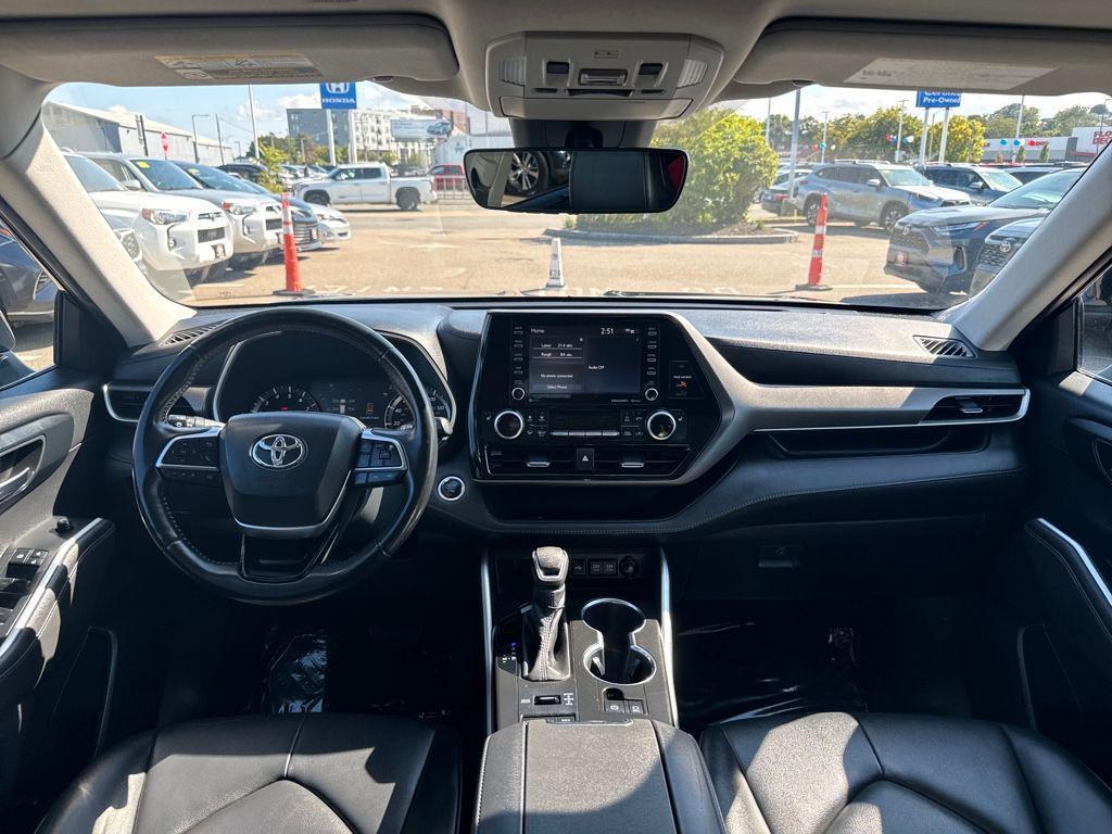 used 2020 Toyota Highlander car, priced at $29,998