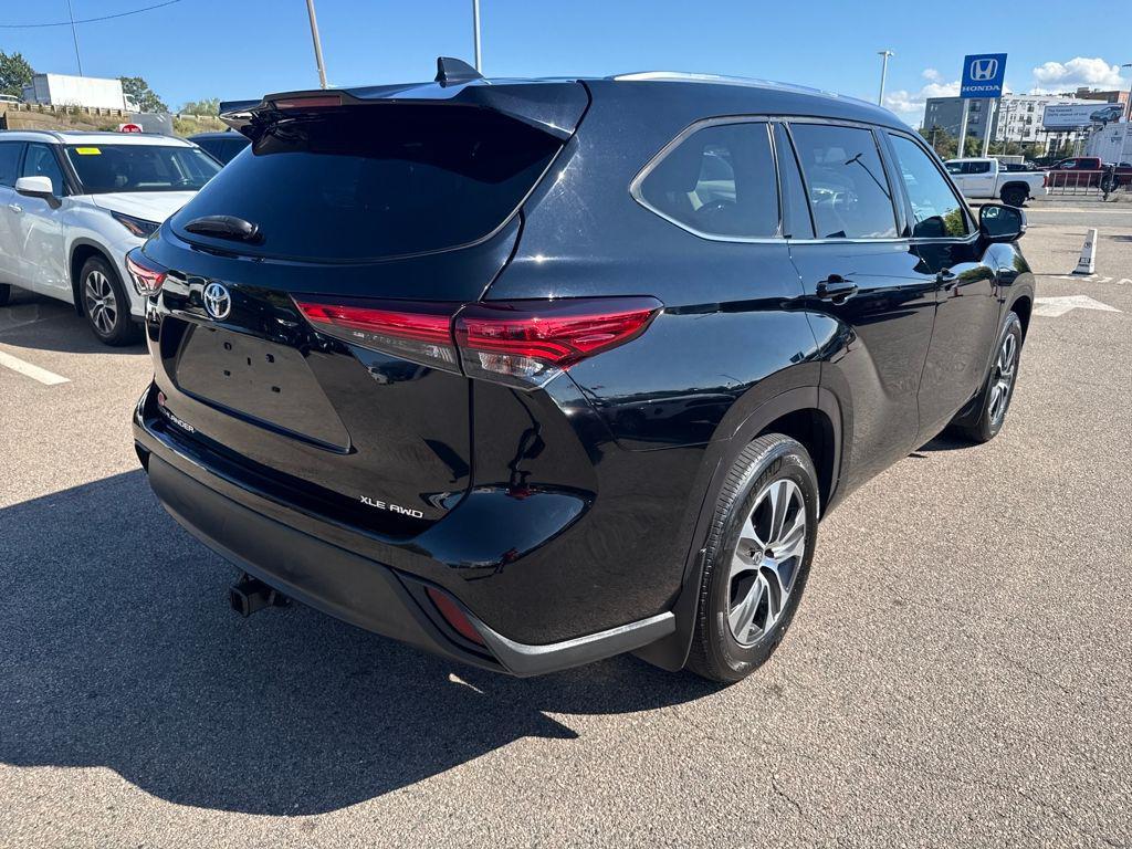 used 2020 Toyota Highlander car, priced at $29,998