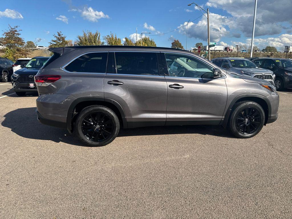 used 2019 Toyota Highlander car, priced at $26,489
