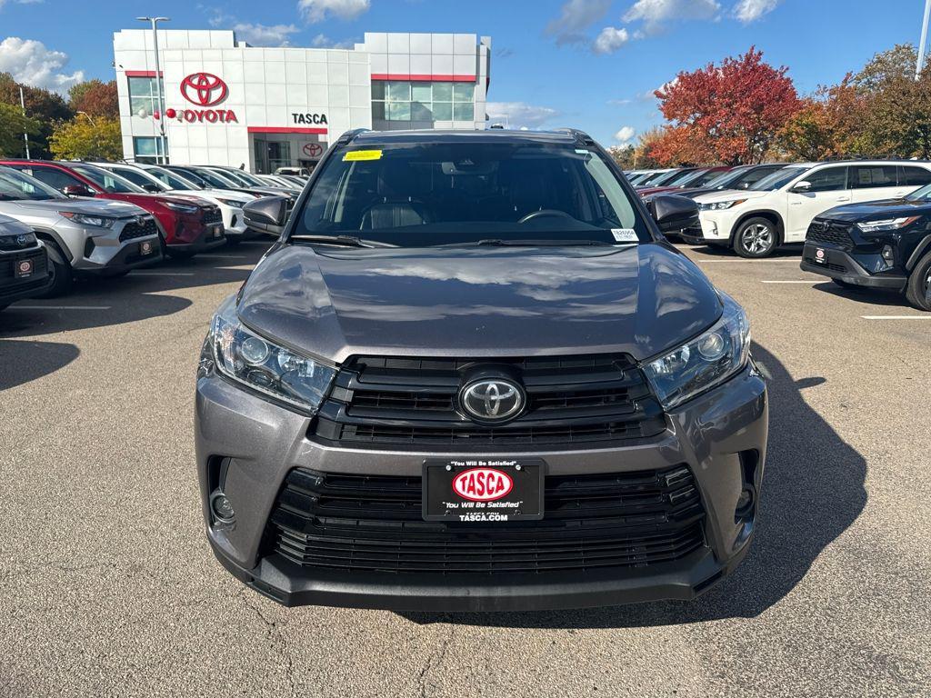 used 2019 Toyota Highlander car, priced at $26,489