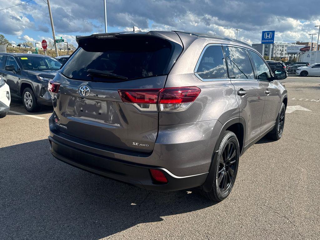 used 2019 Toyota Highlander car, priced at $26,489