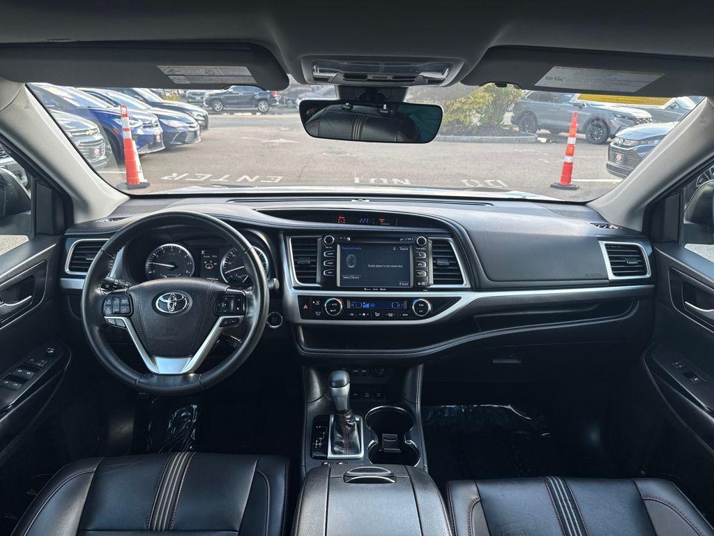 used 2019 Toyota Highlander car, priced at $26,489