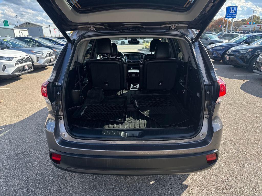 used 2019 Toyota Highlander car, priced at $26,489