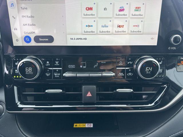 used 2023 Toyota Highlander car