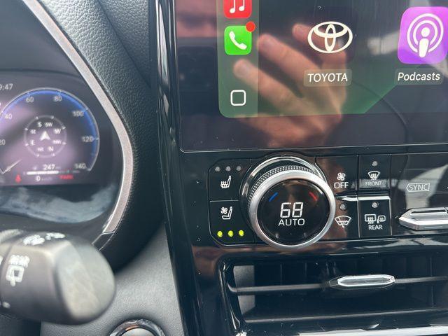 used 2023 Toyota Highlander car