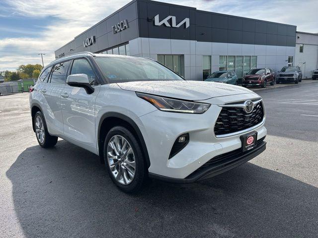 used 2023 Toyota Highlander car