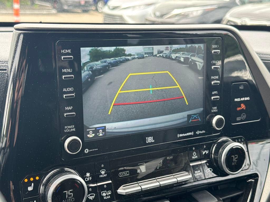 used 2022 Toyota Highlander car, priced at $39,999