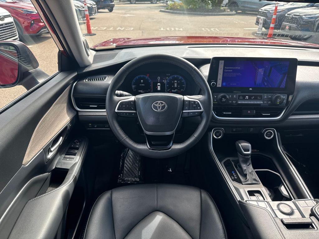 used 2025 Toyota Grand Highlander car, priced at $55,998