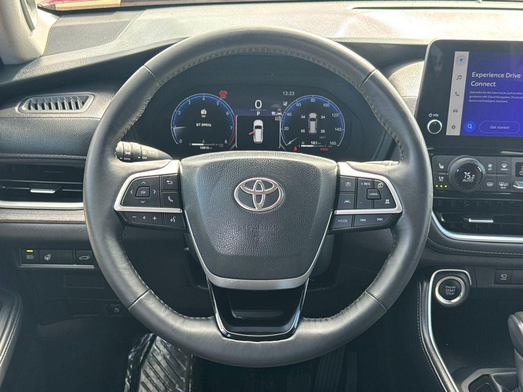used 2025 Toyota Grand Highlander car, priced at $55,998