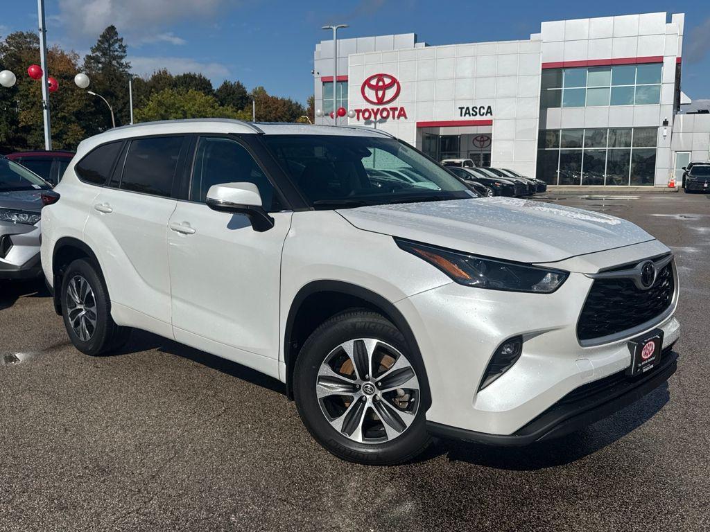 used 2023 Toyota Highlander car, priced at $39,278