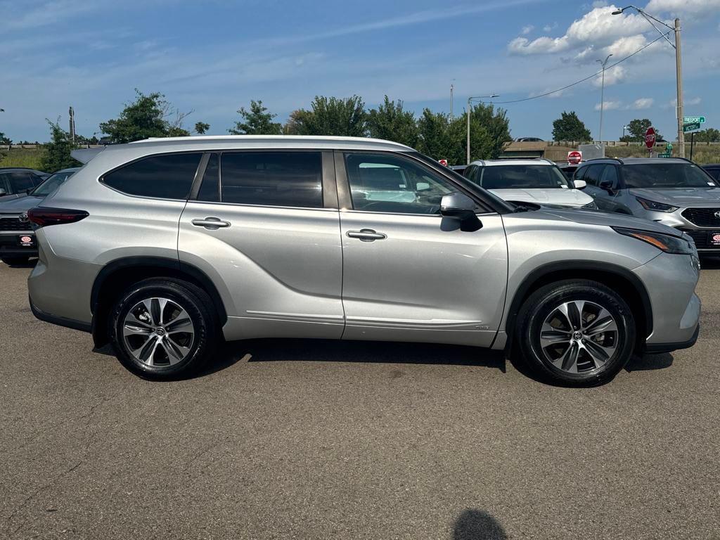 used 2024 Toyota Highlander Hybrid car, priced at $45,763