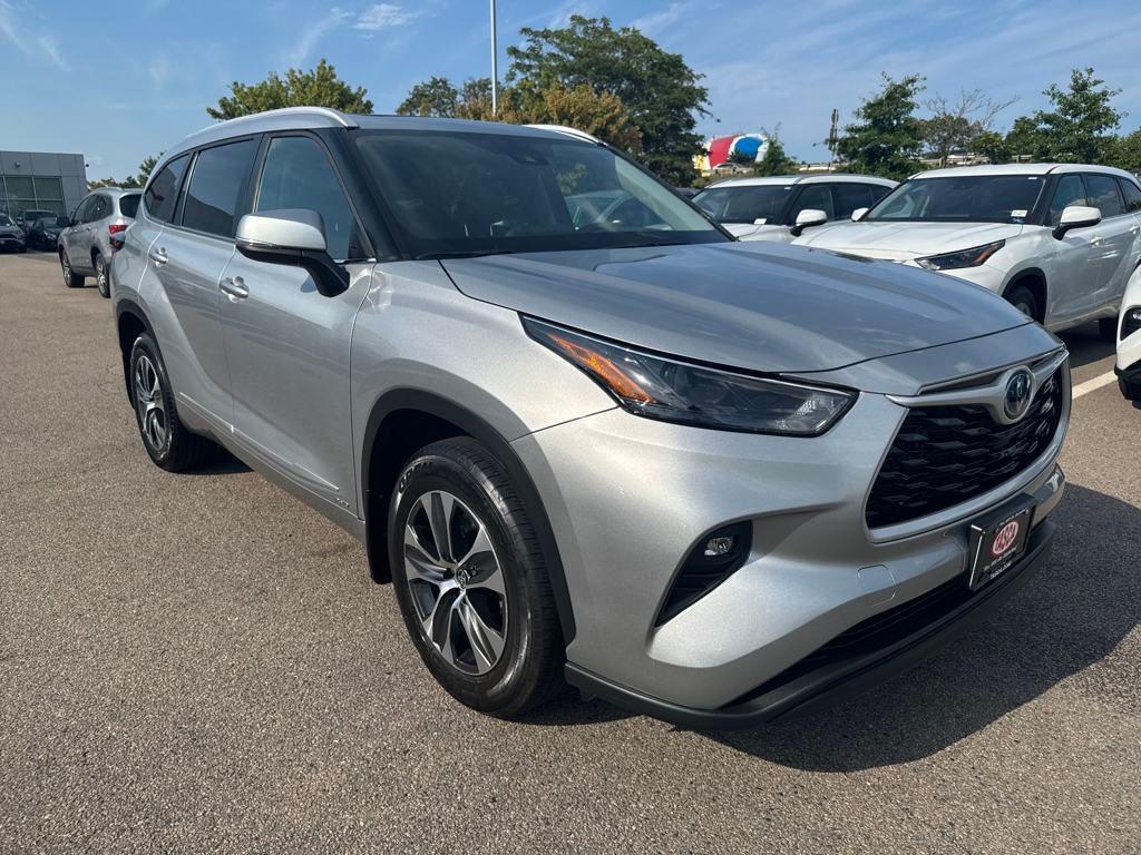 used 2024 Toyota Highlander Hybrid car, priced at $45,763