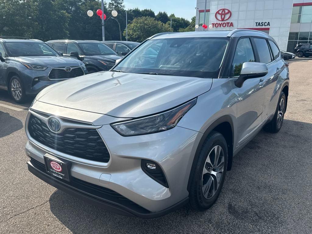 used 2024 Toyota Highlander Hybrid car, priced at $45,763