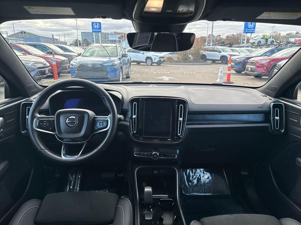 used 2023 Volvo C40 Recharge Pure Electric car, priced at $32,039