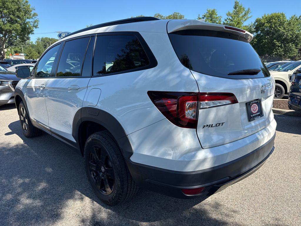 used 2022 Honda Pilot car, priced at $35,999