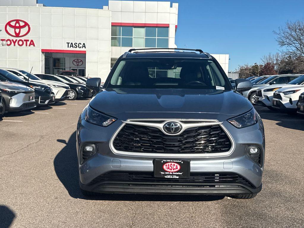 used 2022 Toyota Highlander car, priced at $36,498