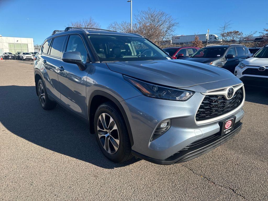 used 2022 Toyota Highlander car, priced at $36,498