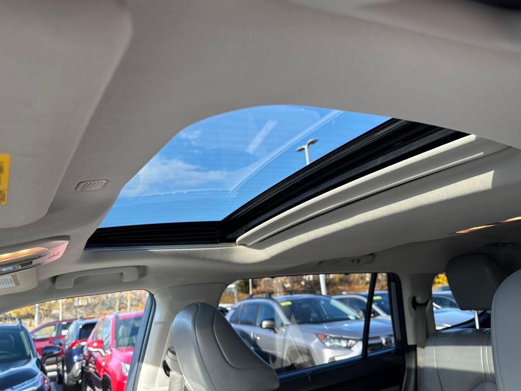 used 2022 Toyota Highlander car, priced at $36,998