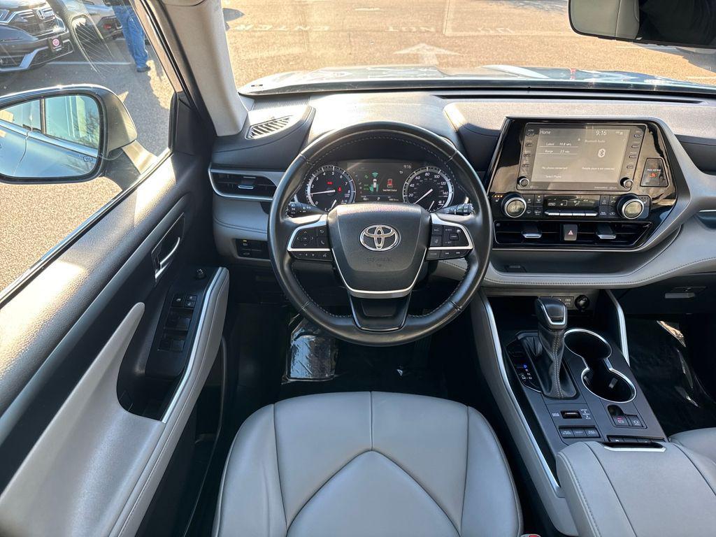 used 2022 Toyota Highlander car, priced at $36,998