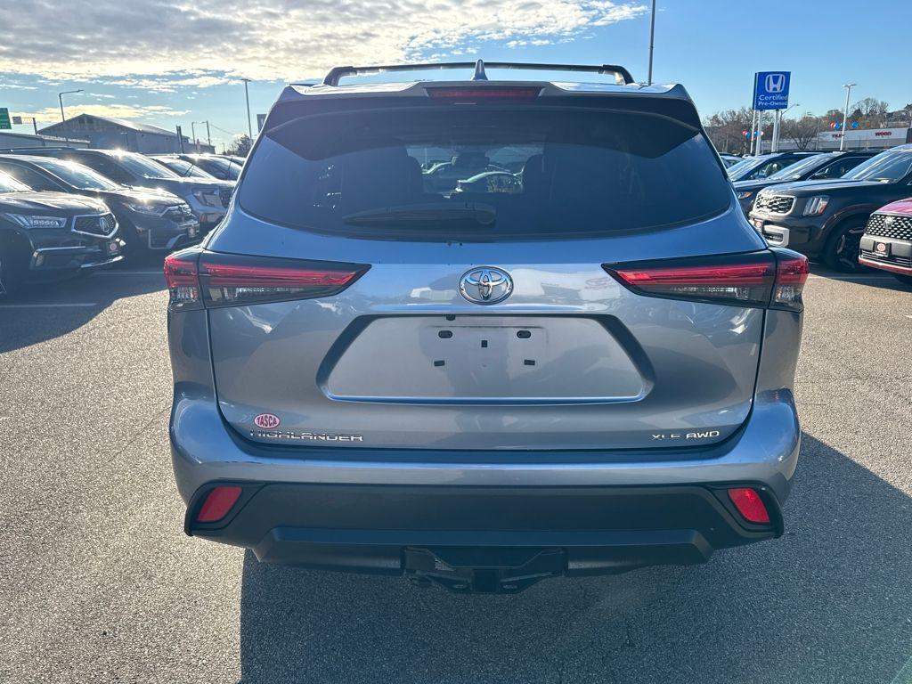 used 2022 Toyota Highlander car, priced at $36,998
