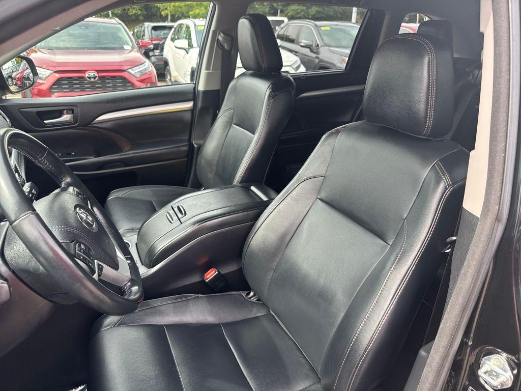 used 2018 Toyota Highlander car, priced at $31,349