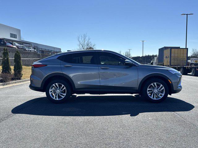 new 2025 Buick Envista car, priced at $25,290