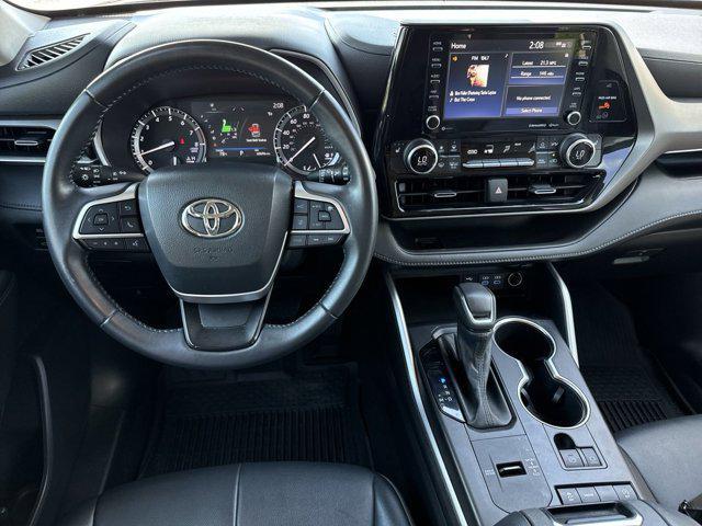 used 2022 Toyota Highlander car, priced at $33,219