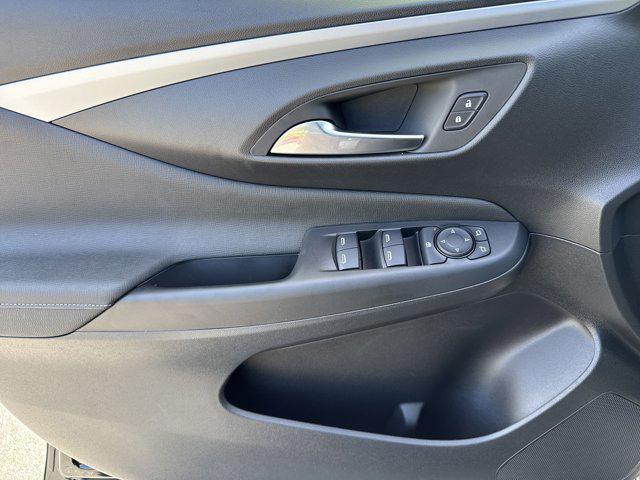 new 2025 Buick Envista car, priced at $23,685