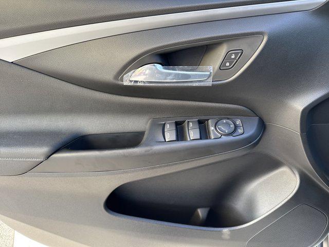 new 2025 Buick Envista car, priced at $23,190