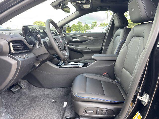 new 2025 Buick Envista car, priced at $25,880