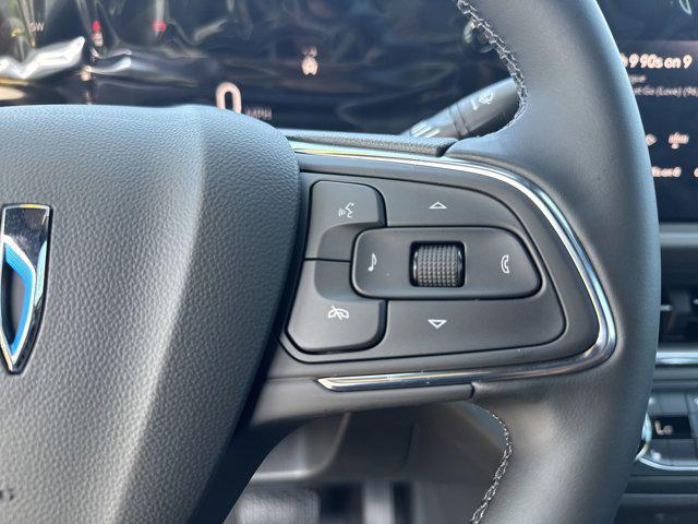 new 2025 Buick Envista car, priced at $26,685