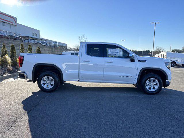 new 2025 GMC Sierra 1500 car, priced at $53,145