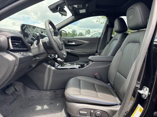 new 2025 Buick Envista car, priced at $25,880