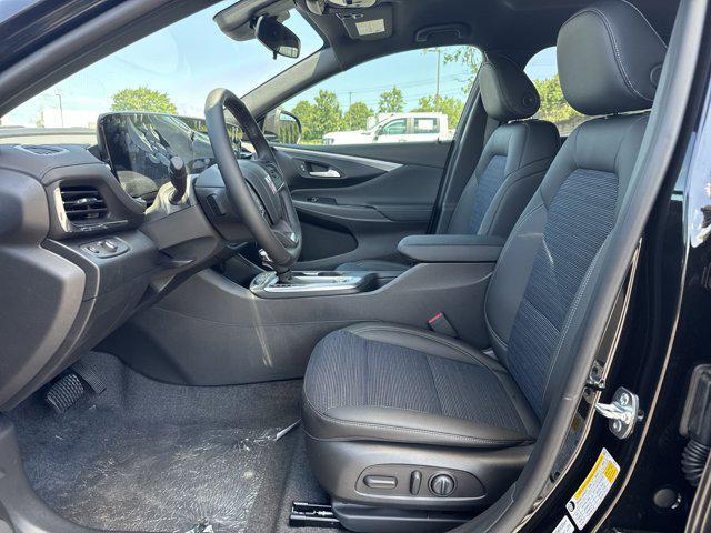 new 2025 Buick Envista car, priced at $26,685