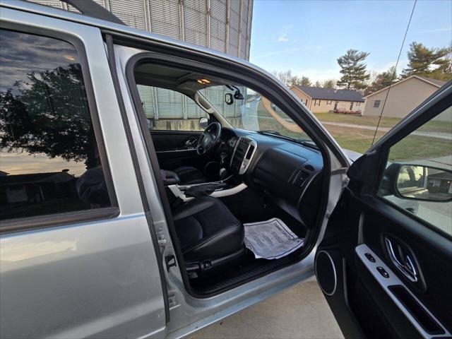 used 2005 Mercury Mariner car, priced at $4,495