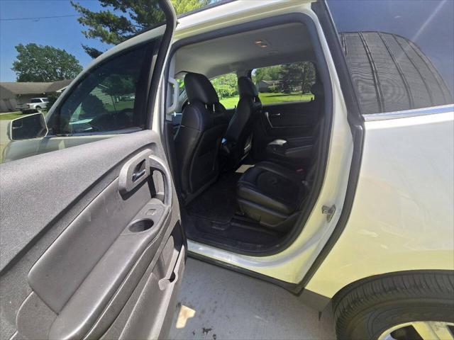 used 2011 Chevrolet Traverse car, priced at $4,995