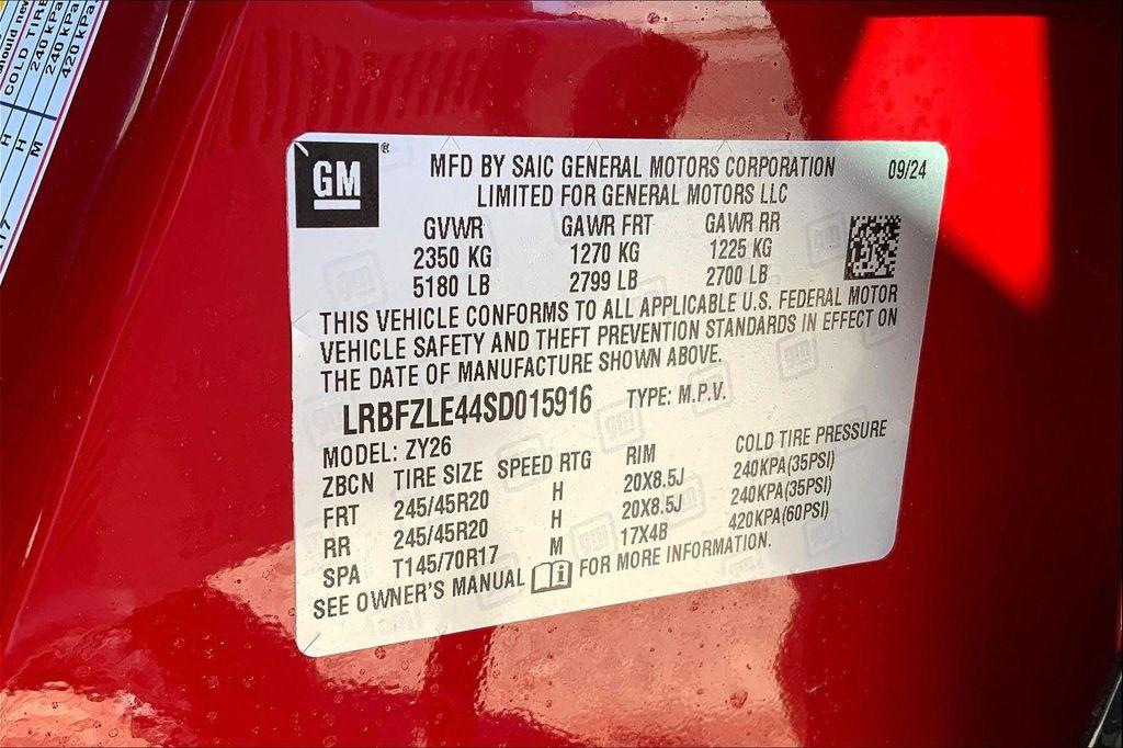 new 2025 Buick Envision car, priced at $38,735