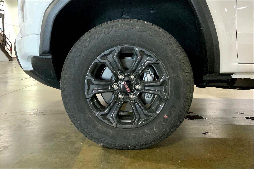 new 2025 GMC Canyon car, priced at $39,605
