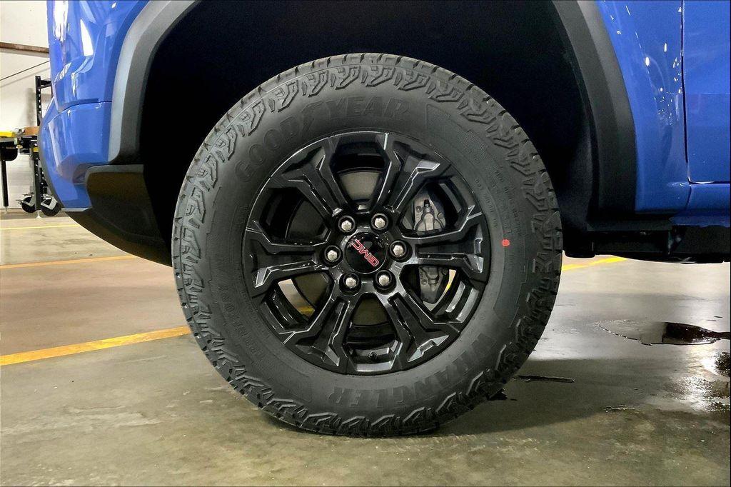 new 2025 GMC Canyon car, priced at $43,699