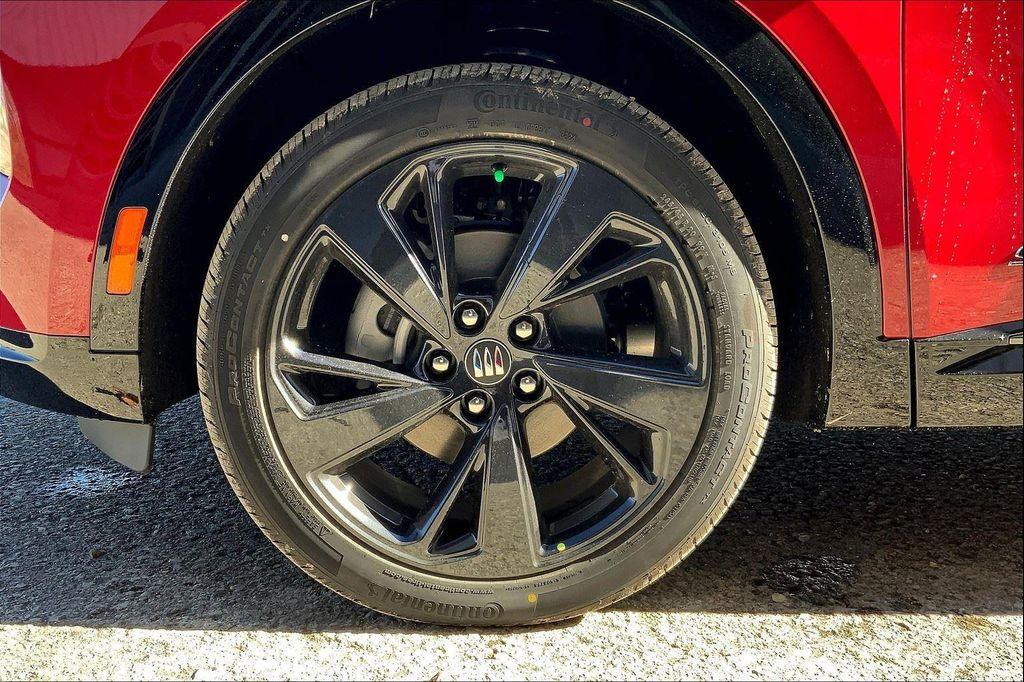 new 2025 Buick Envision car, priced at $36,735